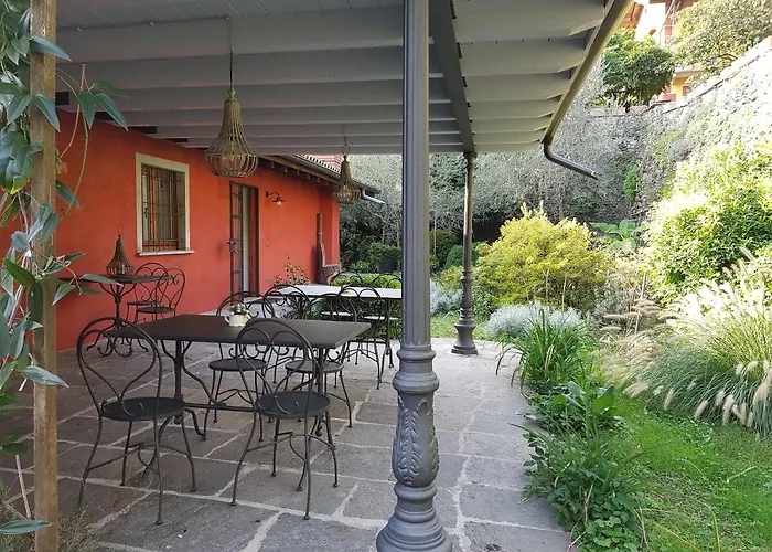 Couette-café La Casaccia Verbania